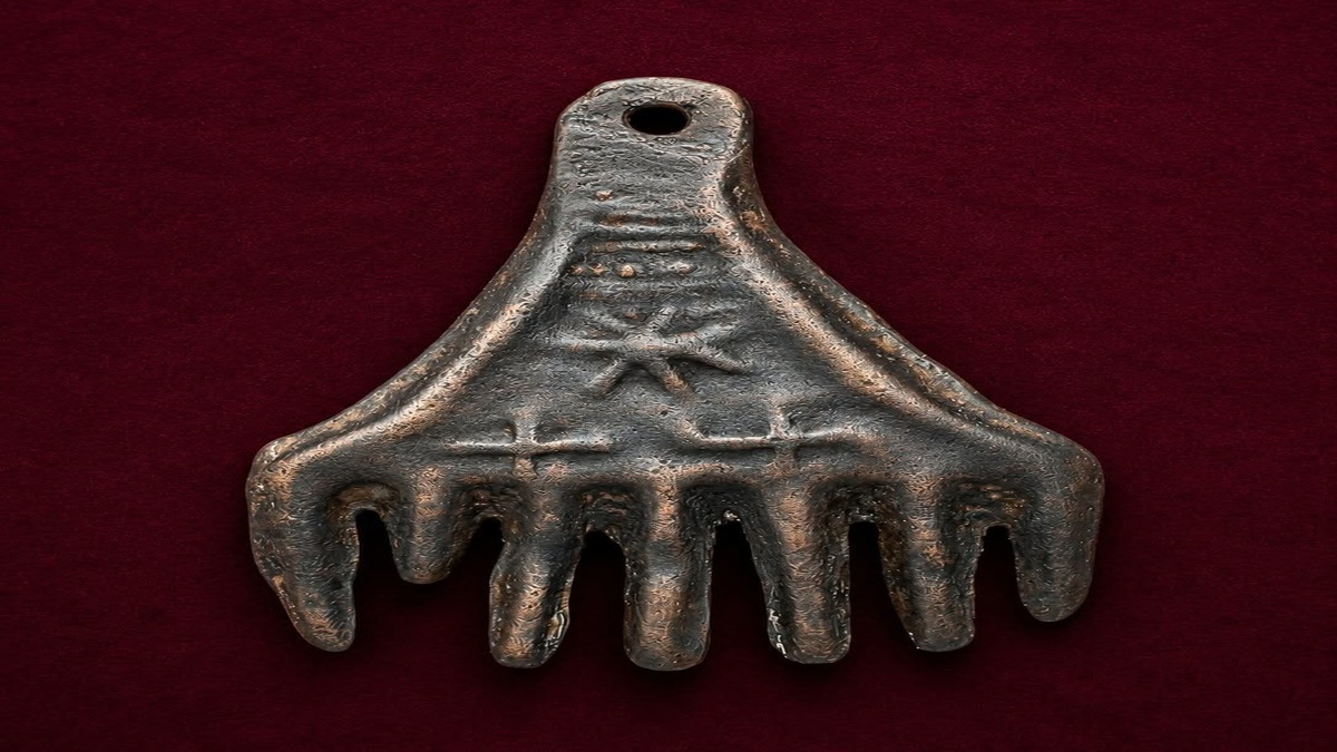 A Hand Reaching Through Three Millennia: The Bronze Pendant from Yeghvard